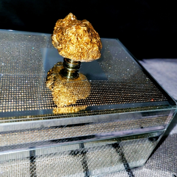 Beautiful jewelry/trinket box! $20 Obo. - Picture 1 of 4